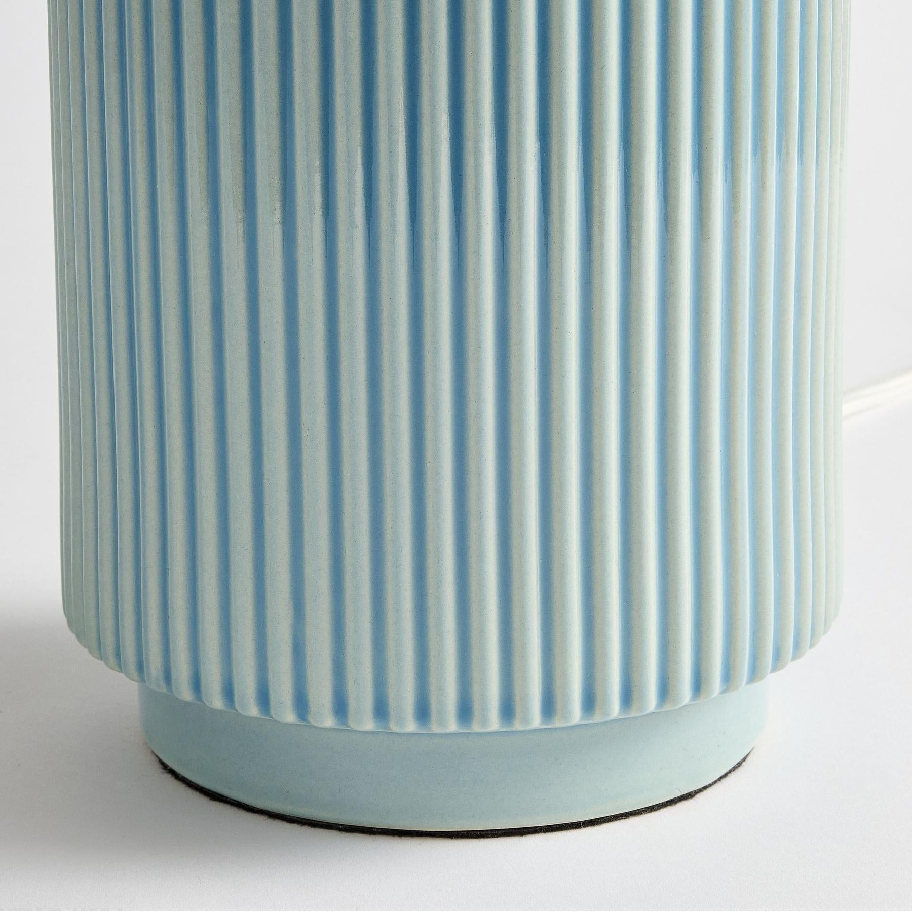 Ceruna Minimalist Ceramic Table Lamp - Ceramic base with a linen lampshade