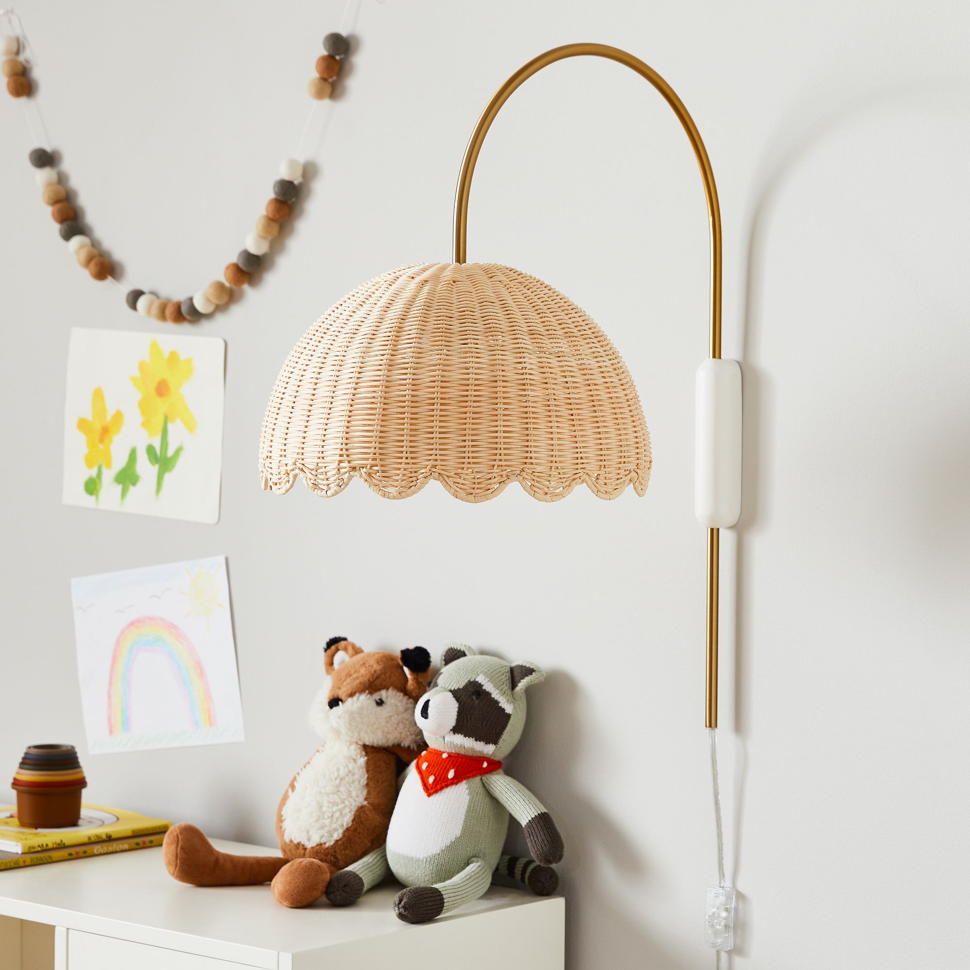 Olvara Scalloped Rattan Bubble Sconce – Wunderliche Wandlampe für Kinderzimmer