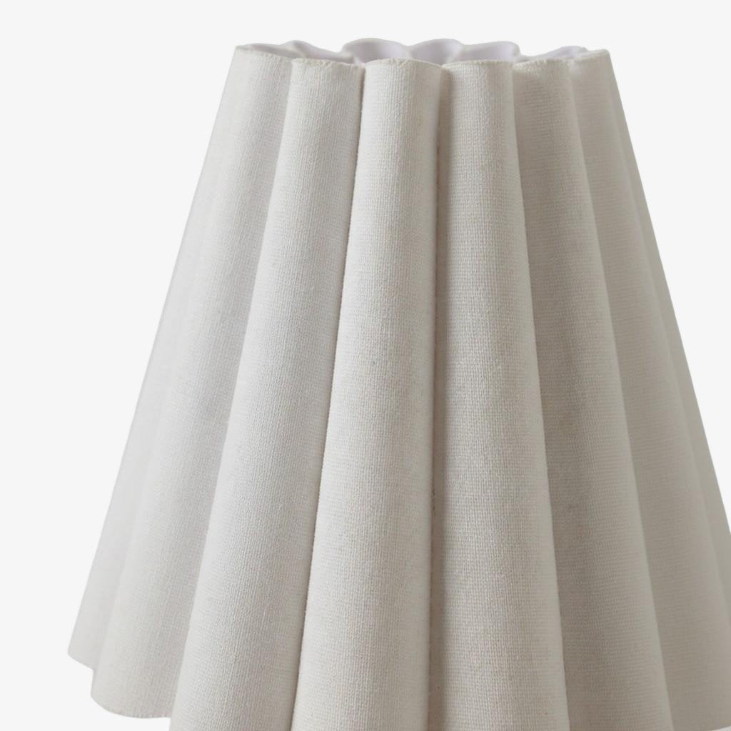 Ruffmeto Fabric Wall Sconce – Featuring Pleated Detailing on a Sculptural Metal Frame for Study or Hallway