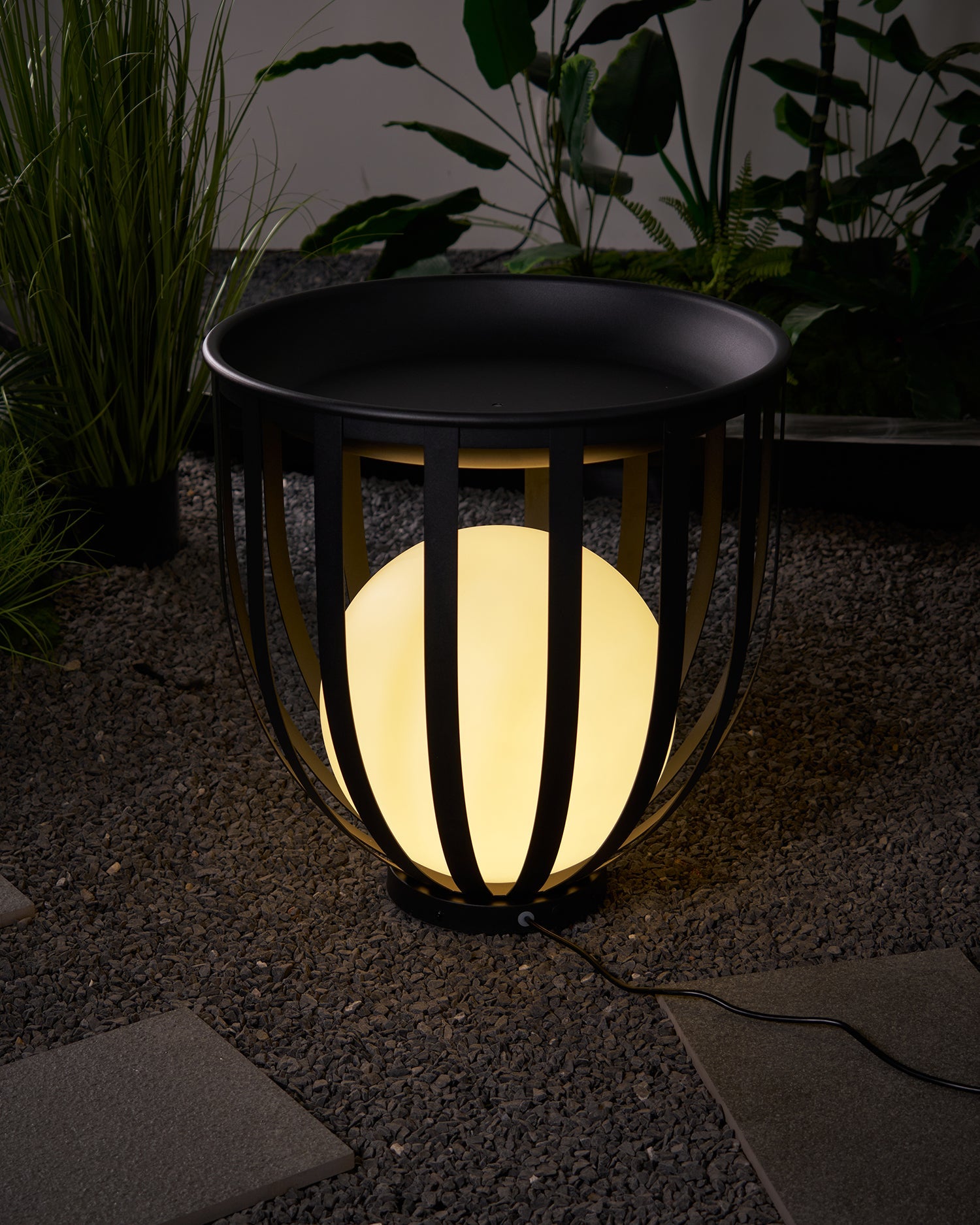 Garten-Außenstehlampe - Dimmbares LED-Licht mit Tablett und Blumentopf