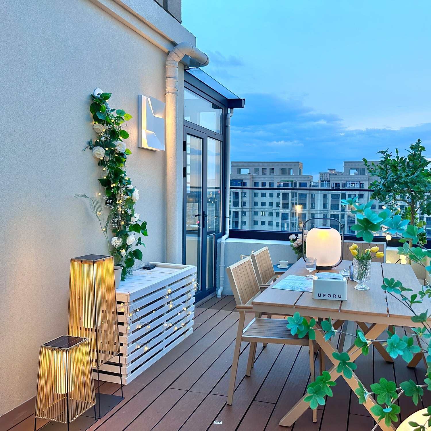 Plastic Rattan Outdoor Post Light - Solar Post Lamp Ideal