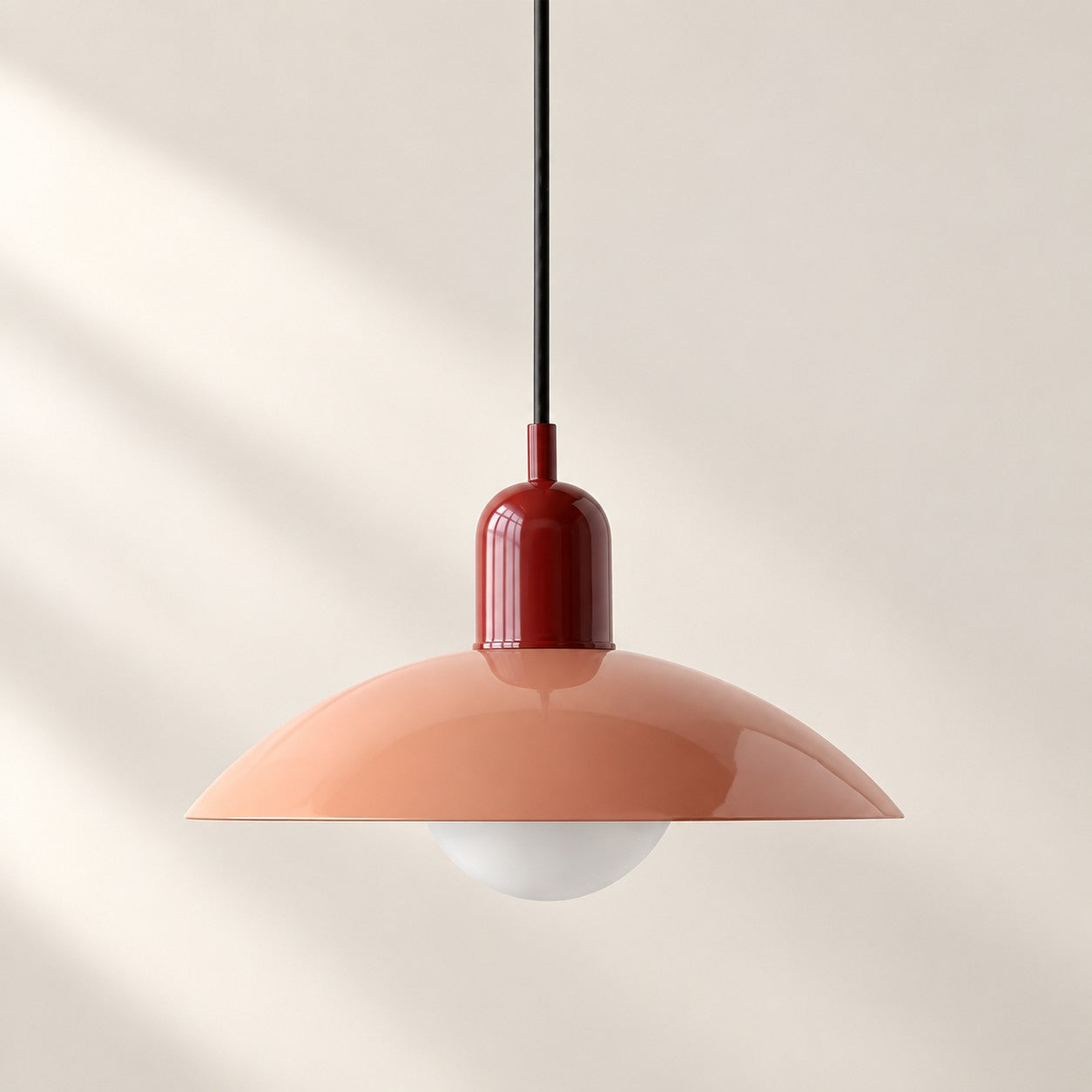 Pendelleuchte im Stil der Mid-Century-Bauhaus-Bewegung für das Esszimmer mit Stecker