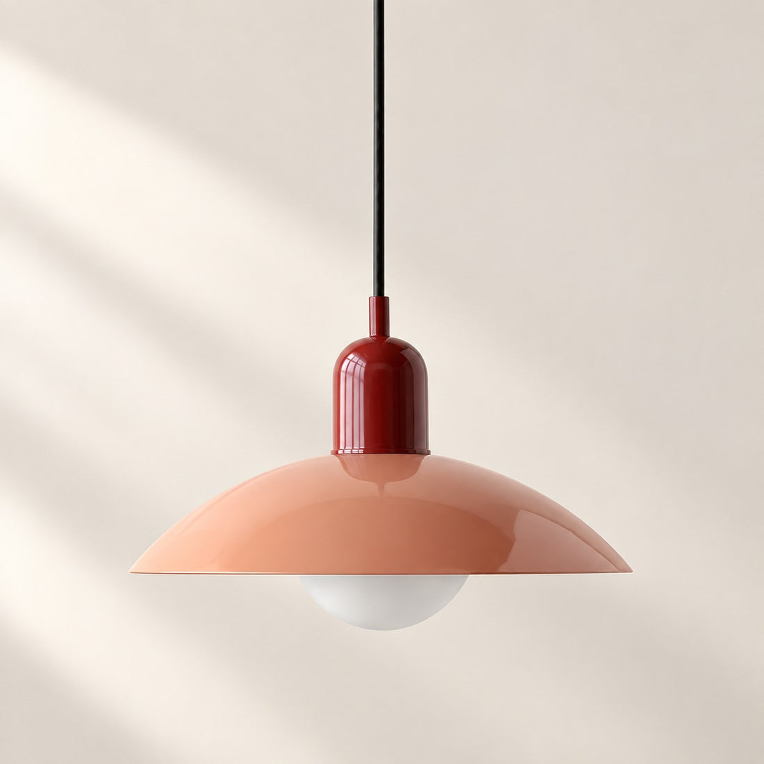 Pendelleuchte im Stil der Mid-Century-Bauhaus-Bewegung für das Esszimmer mit Stecker