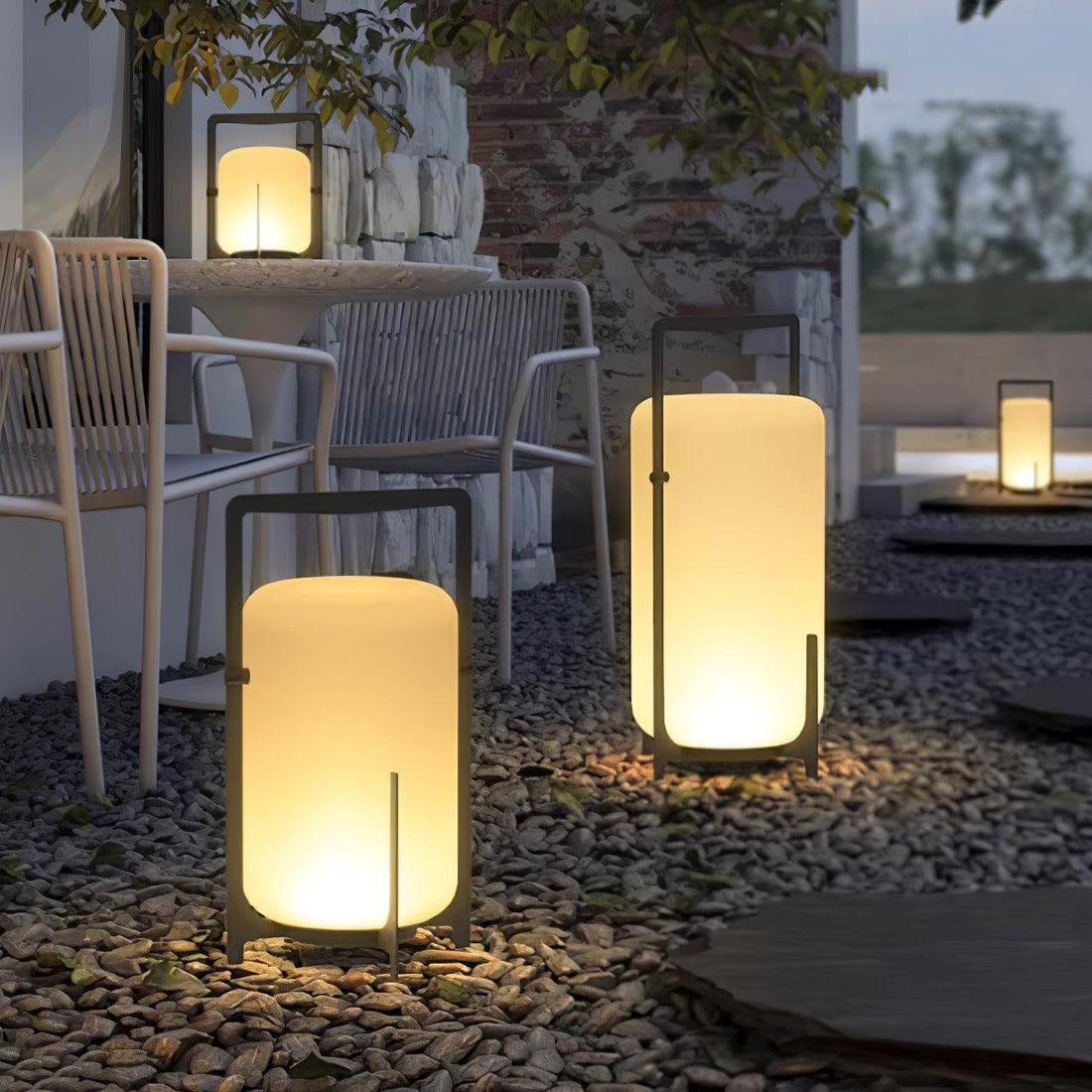 Schwarze Laternen-Tischlampe – LED-Außenleuchte mit Schirm aus geblasenem Glas