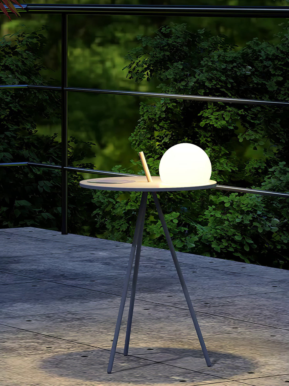 Stativ-Außenlampe – Solar-Ambientelicht und Beistelltisch für die Terrasse