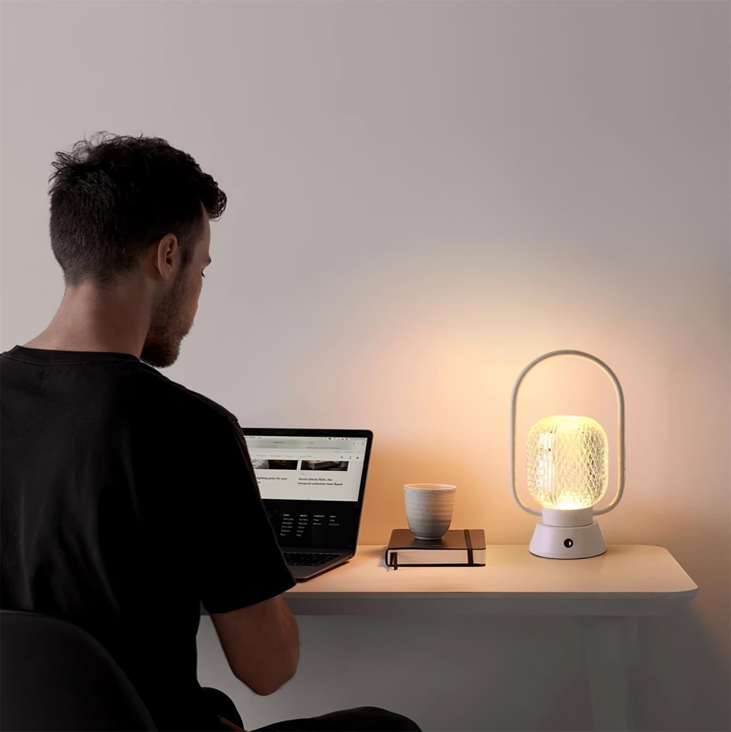 Wiederaufladbare Tischlampe – Tragbares LED-Licht mit Griff für Haus &amp; Garten