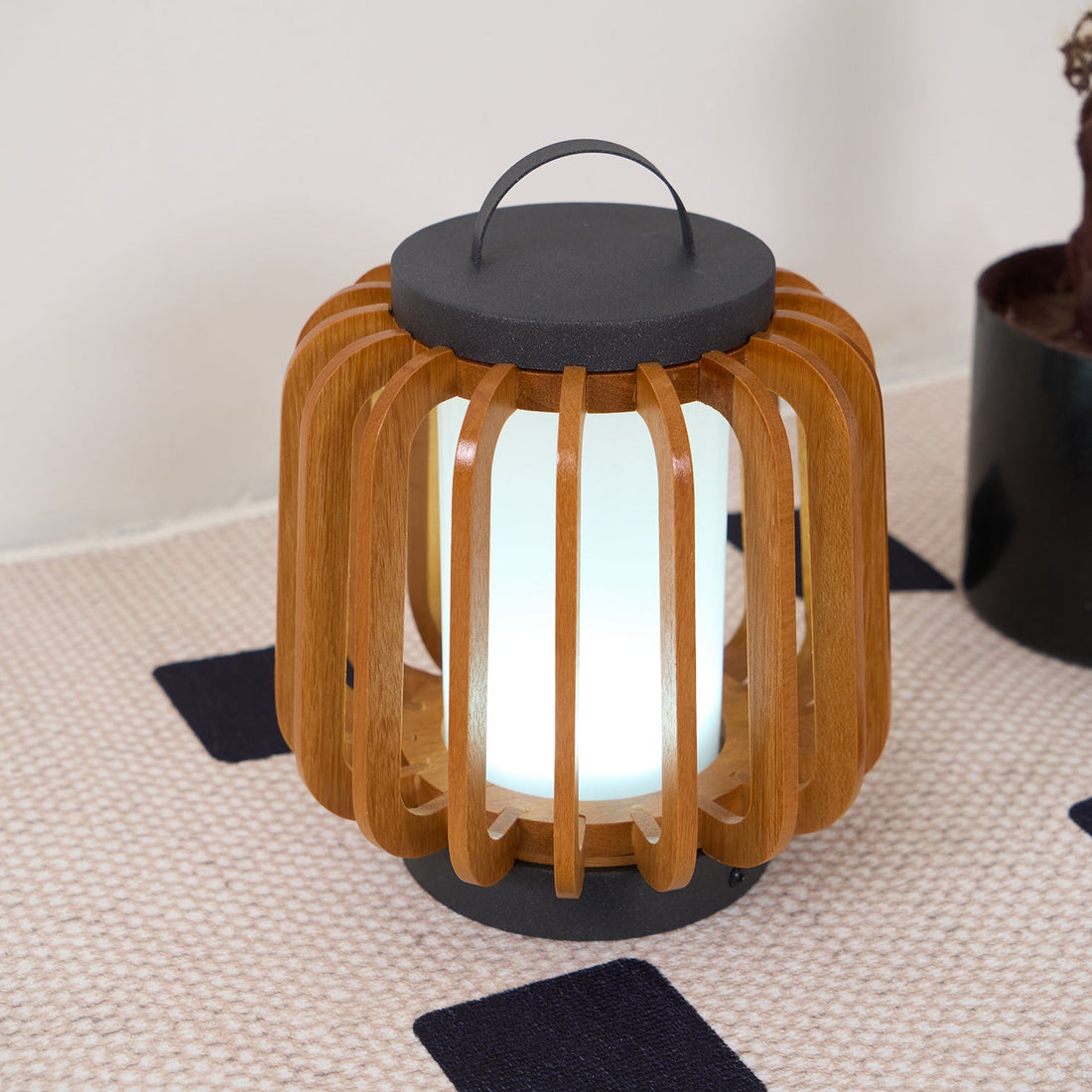 Tragbare Laternenlampe für den Außenbereich – kompaktes wiederaufladbares Licht zum Wandern