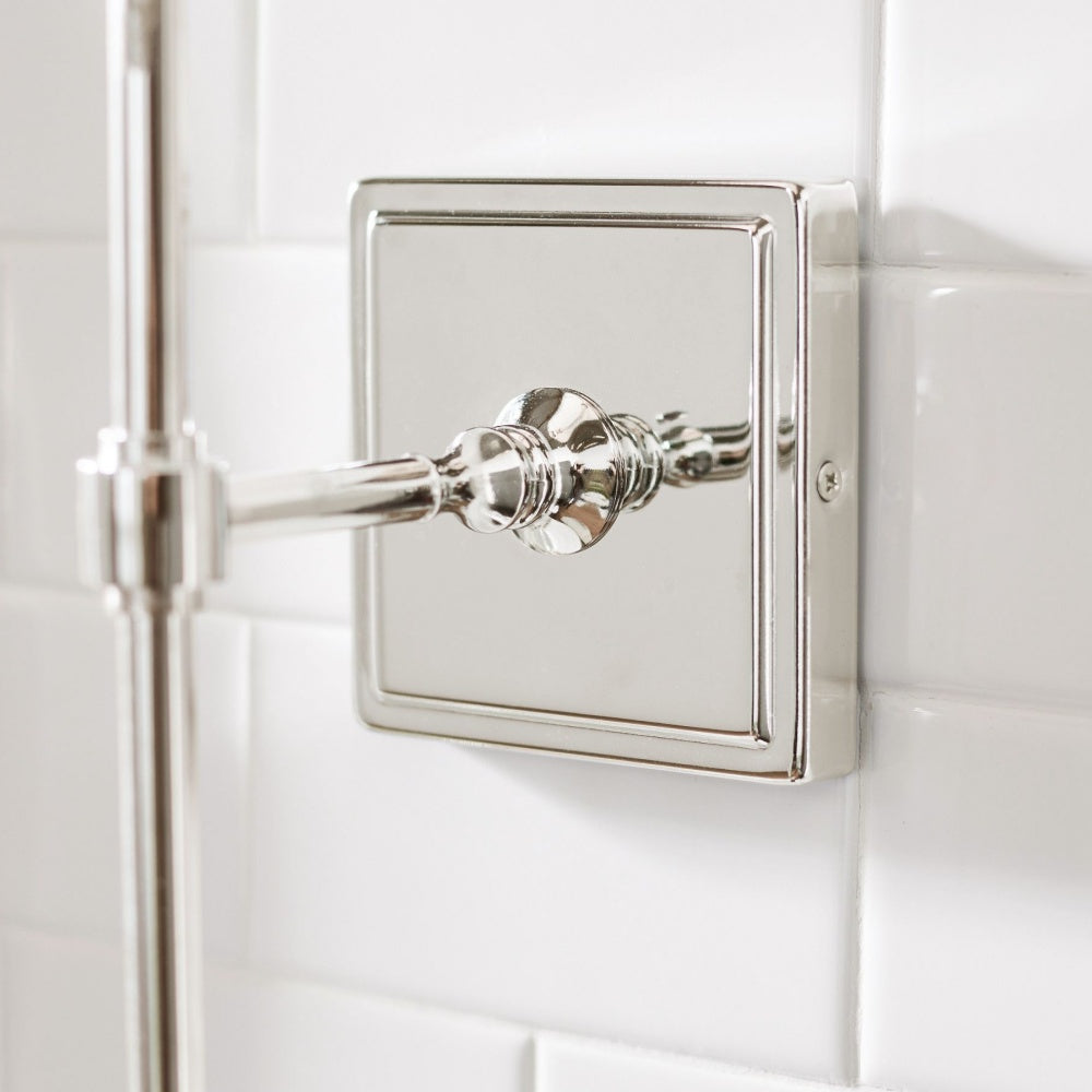 Derlina Wandleuchte mit weißen Leinenschirmen – Retro-Metall-Mehrkopfleuchte