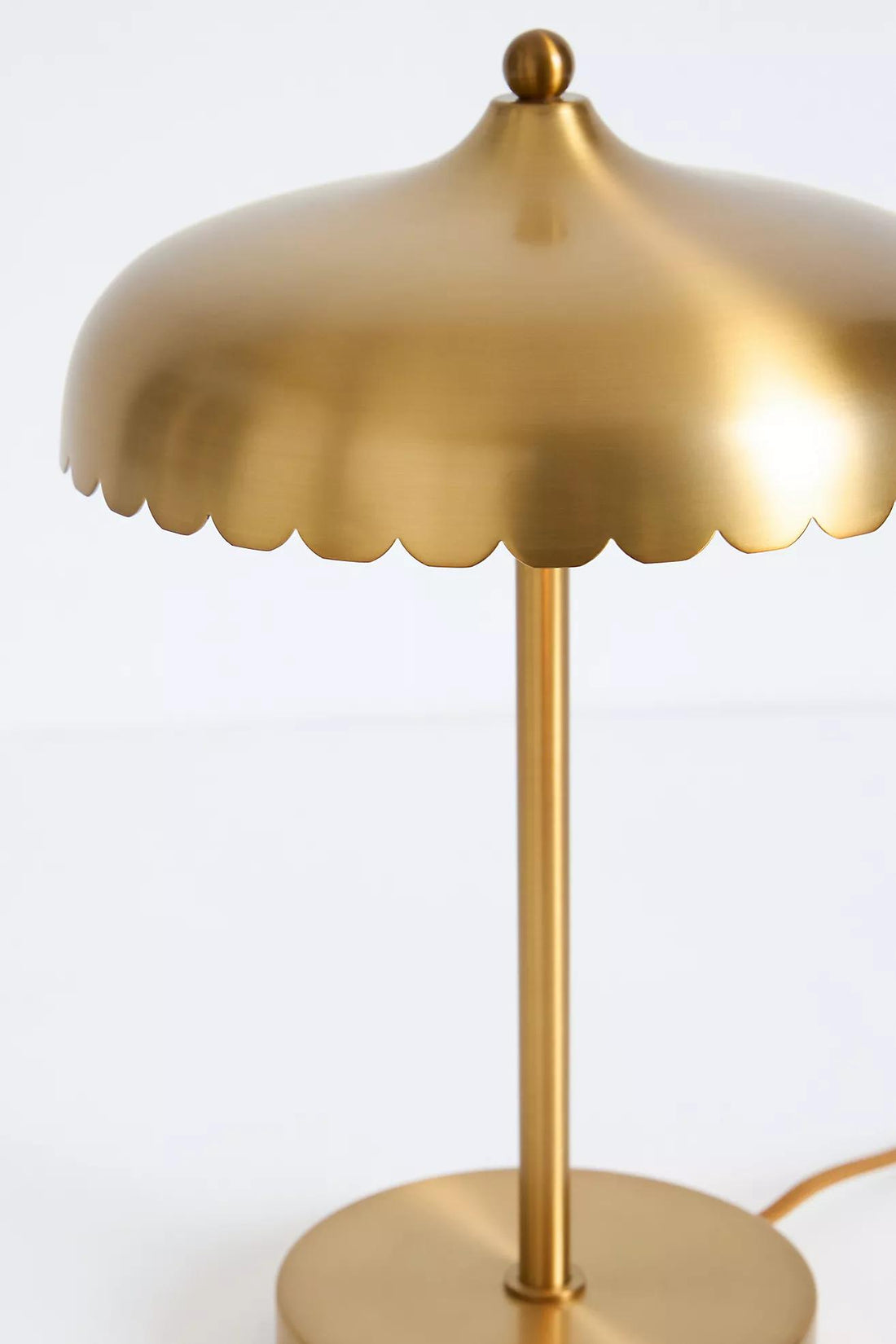 Rayla Curved Metal Base Table Lamp - Retro Scallop Light for Bedroom