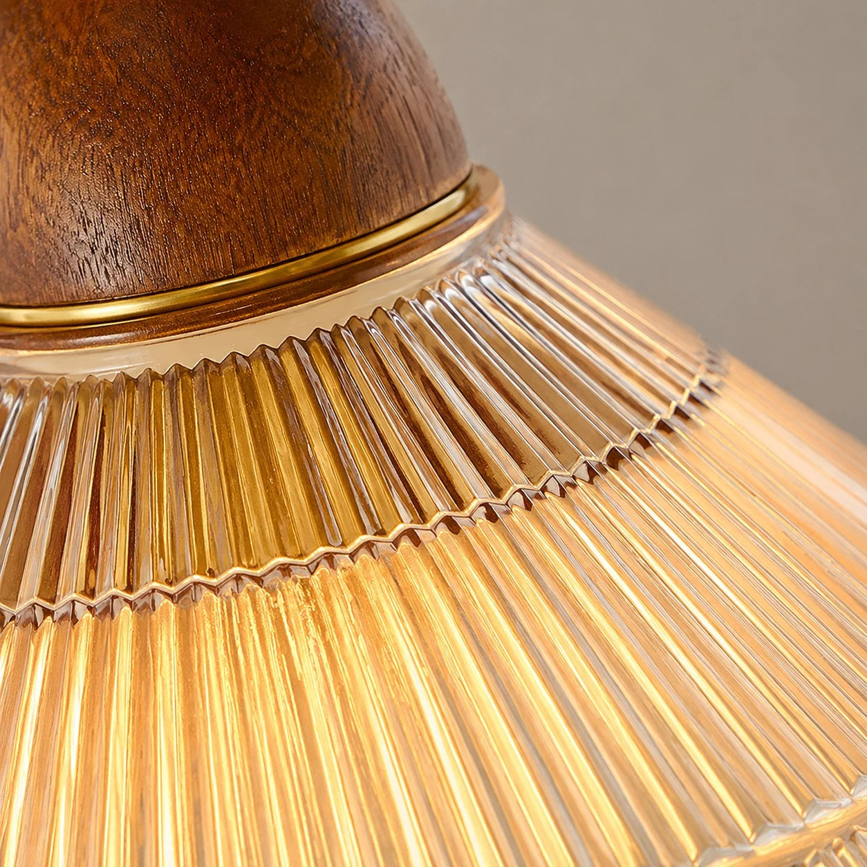 Wood tone collar and upper shade join detail