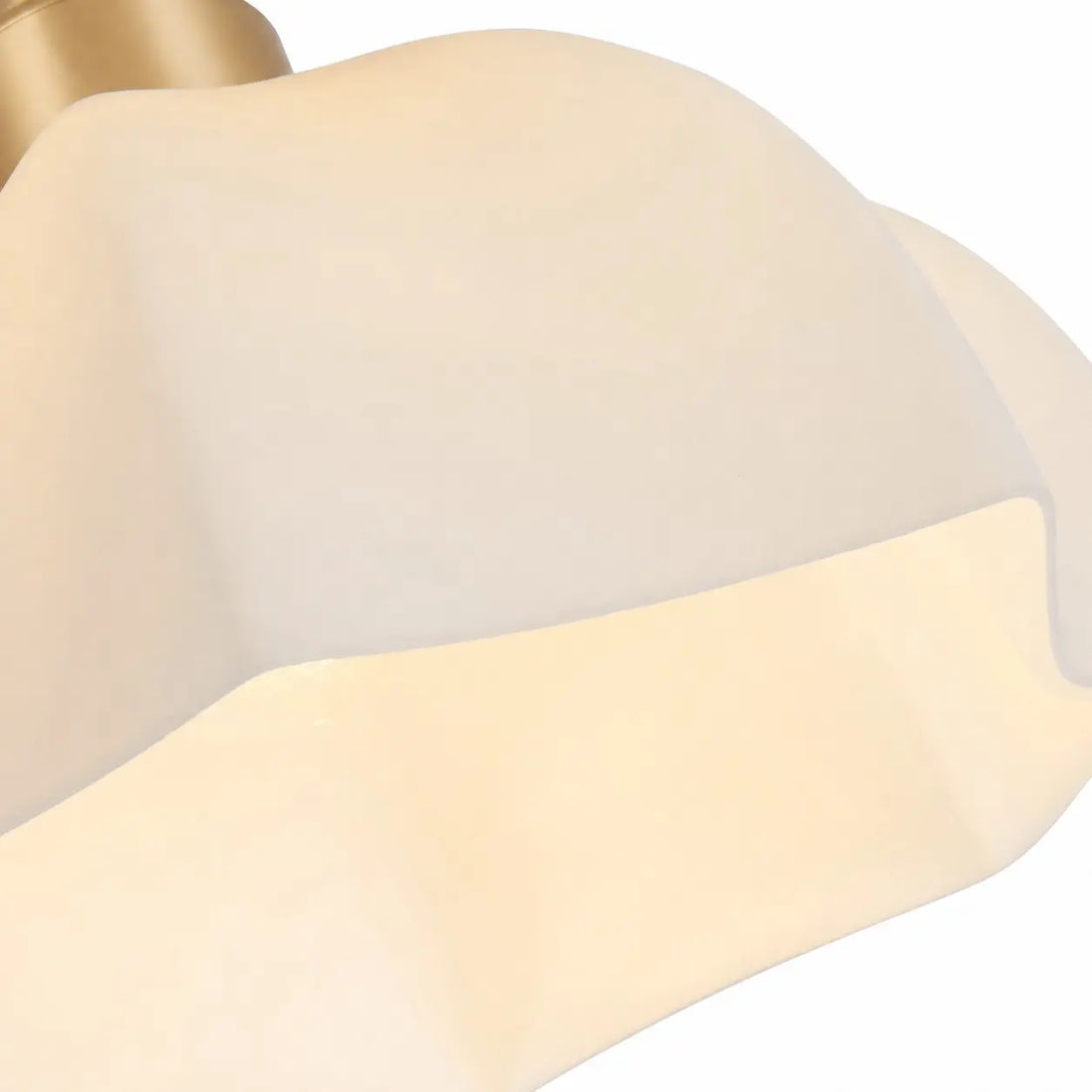 Milk glass edge detail