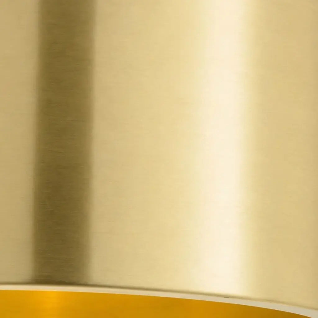 Close-up of the wall plate connection