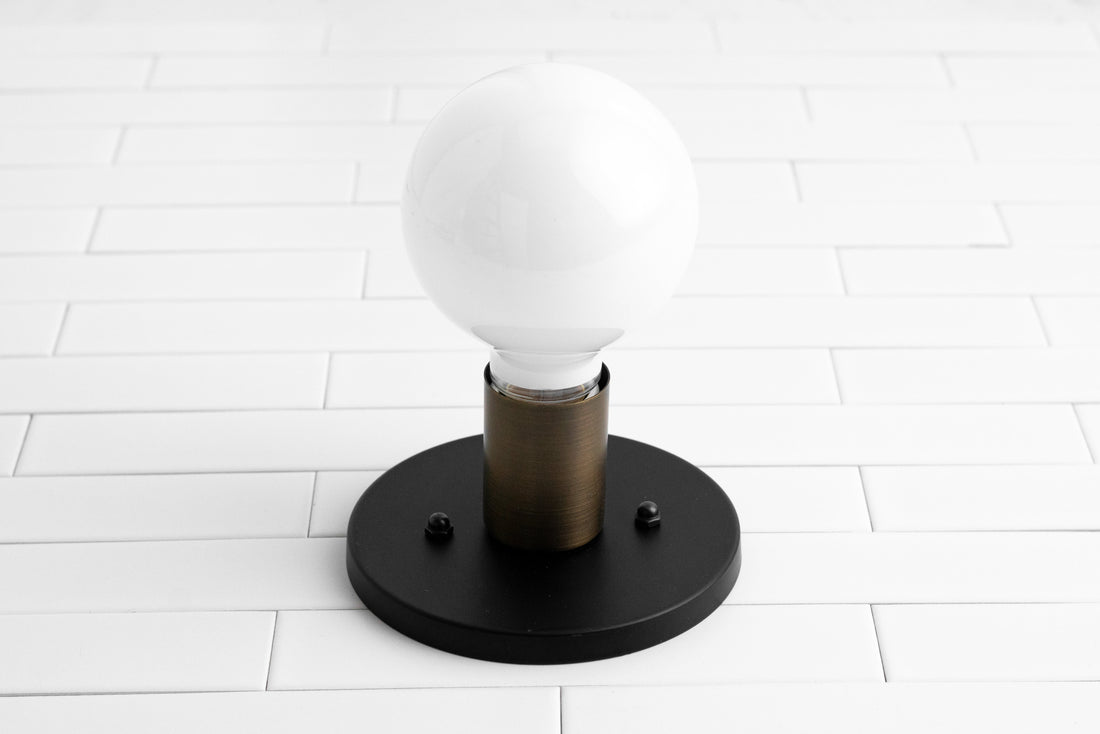 Glorica Glass Minimalist Wall Sconce - Versatile Modern Light For Any Room