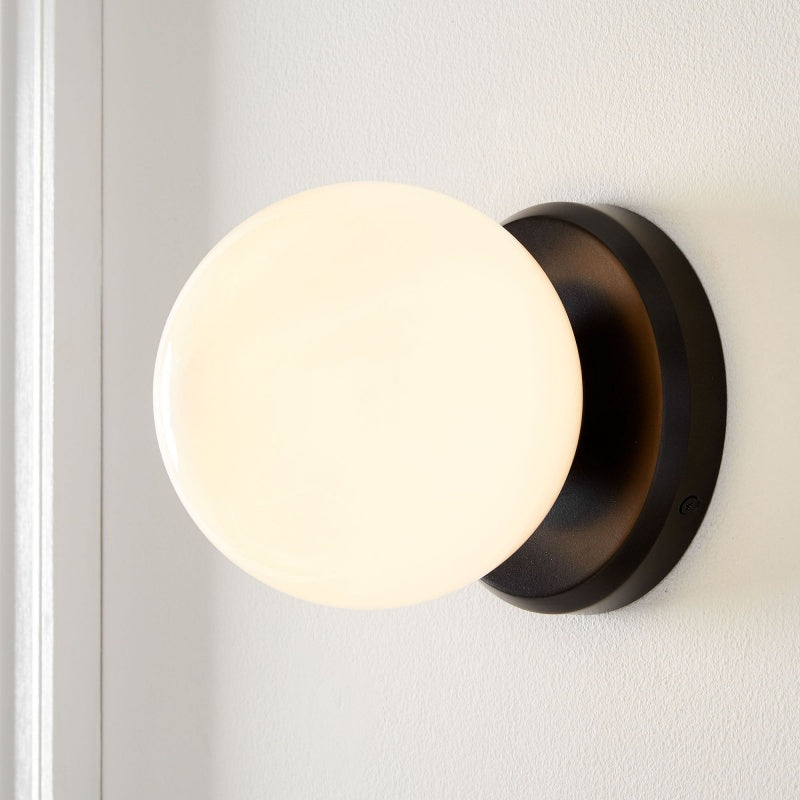 Brelia 1-Light Sconce - Minimalist Wall Light for Modern Home Décor