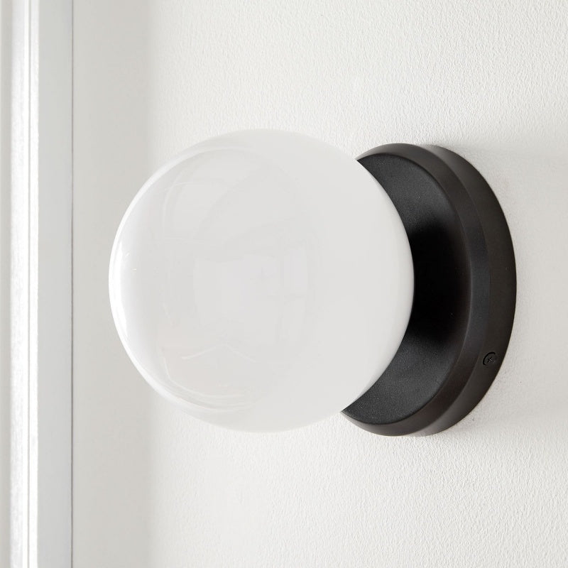 Brelia 1-Light Sconce - Minimalist Wall Light for Modern Home Décor