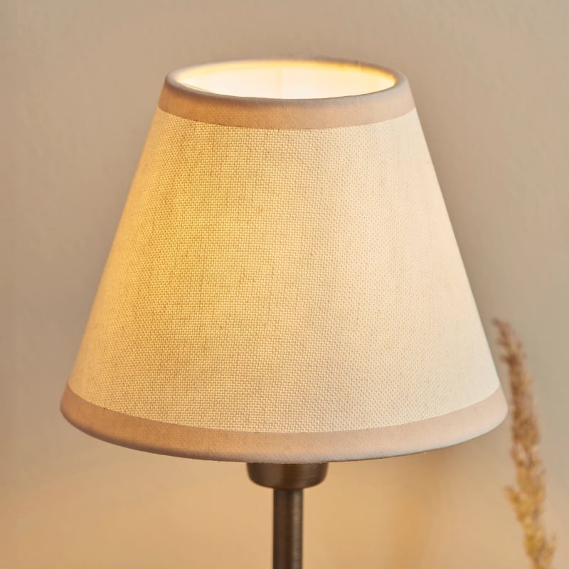 Bronzuno Textured Fabric Desk Lamp – Modern Metal Base Lighting for Offices or Lounges