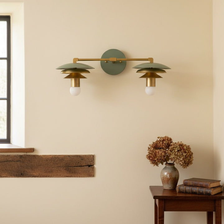 Artivo Waschtischleuchte aus geschichtetem Messing – moderner, eleganter Akzent für das Badezimmer