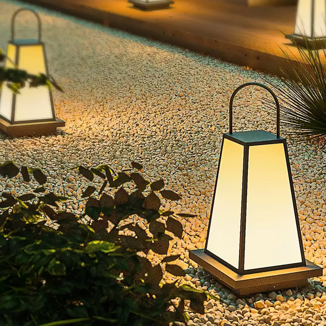 Tragbare Außenlampe – Gartenfertig – Dezente Anmut