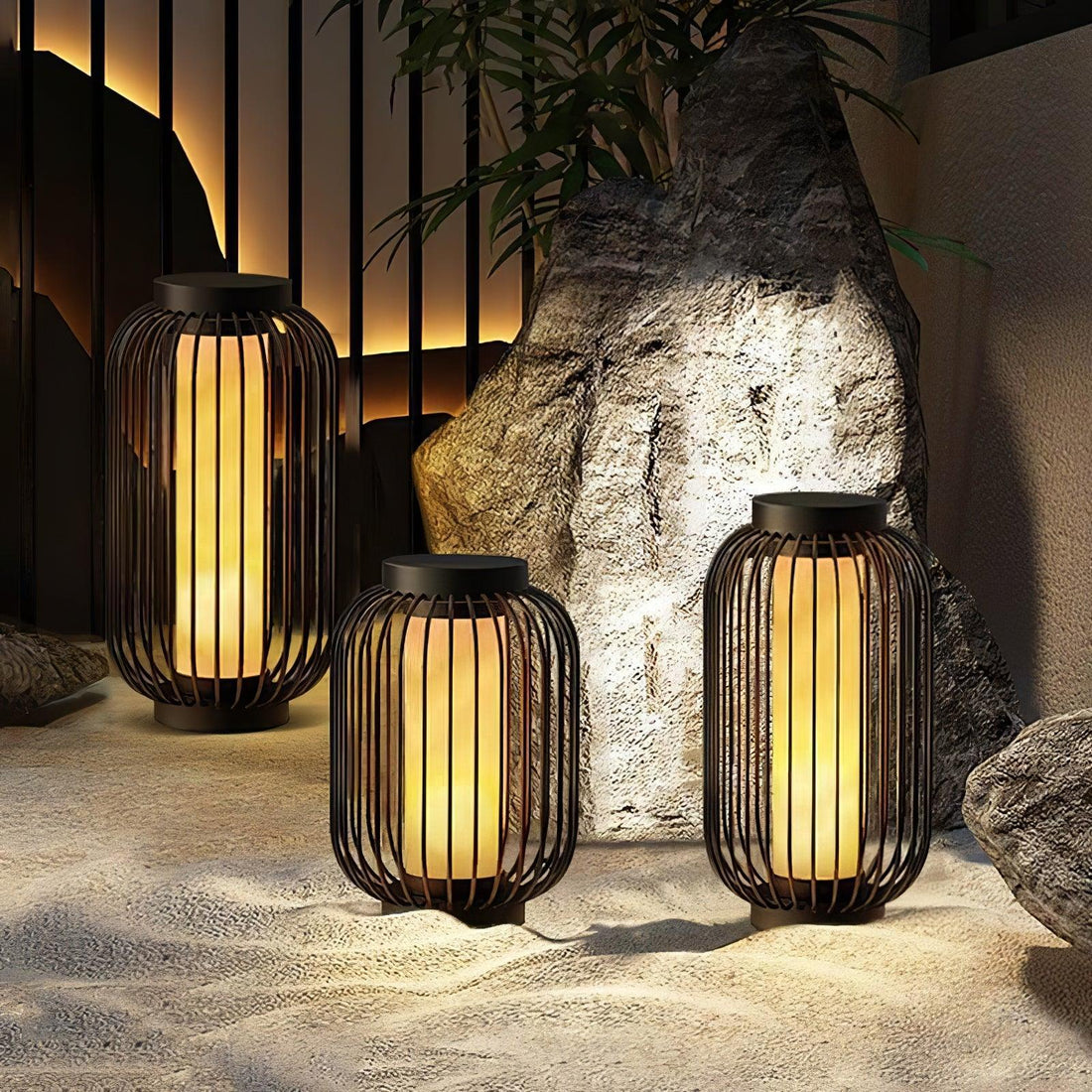 Metal Outdoor Table Lamp - Elegant Weather-Proof Lamp for Patio