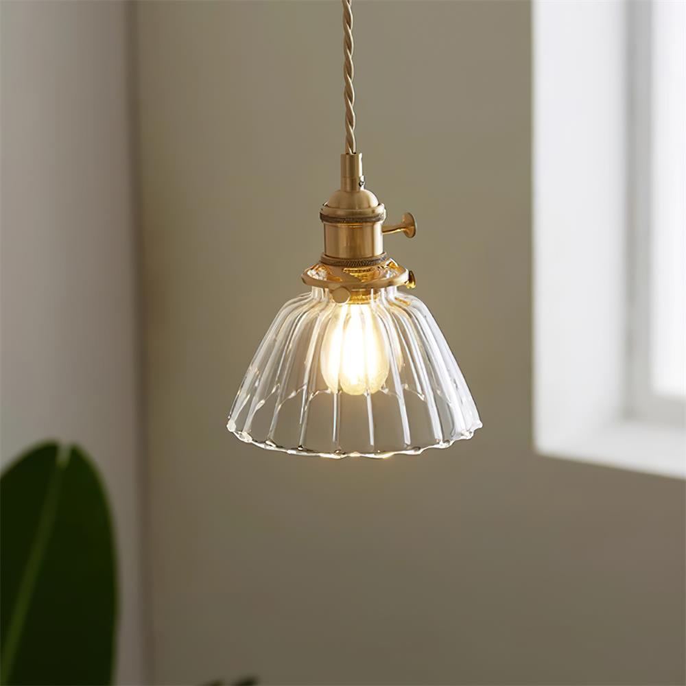 Festverdrahtete Messing-Pendelleuchte mit Glasschirm