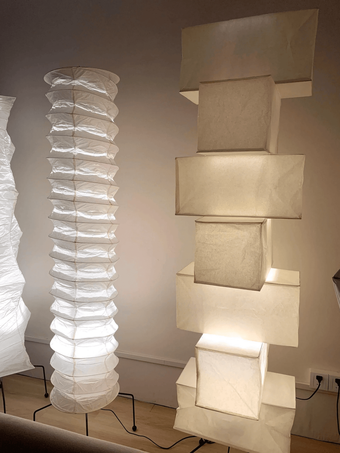 Stehlampe aus Washi-Papier – Japanische runde Leuchte für das Wohnzimmer