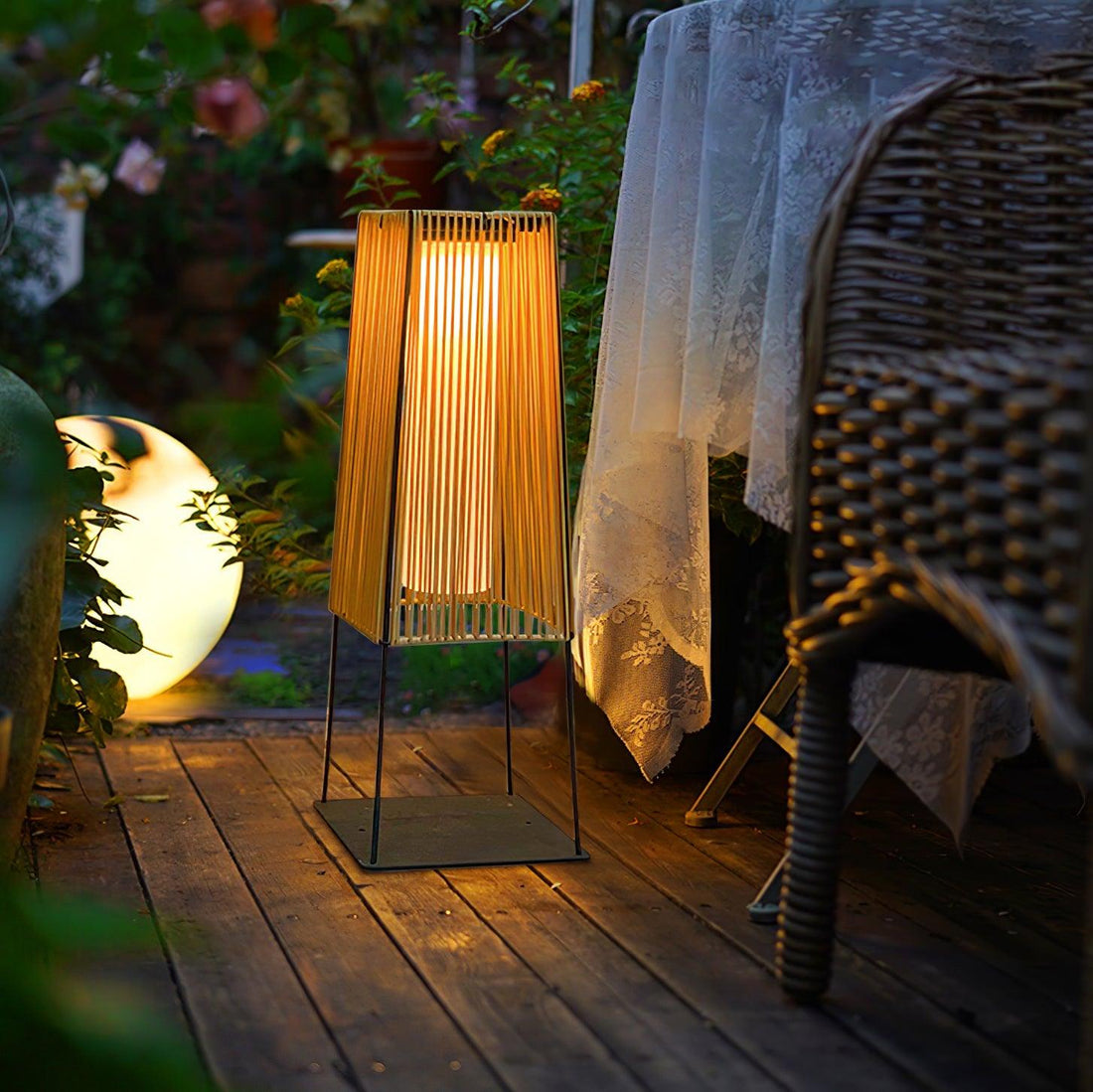Kunststoff-Rattan-Außenpfostenleuchte - Solar-Pfostenlampe Ideal