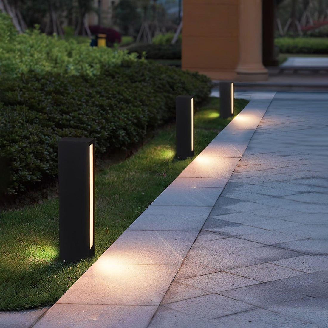 Aluminum Outdoor Post Lamp - Panel-Style Cast Lamp for Patio