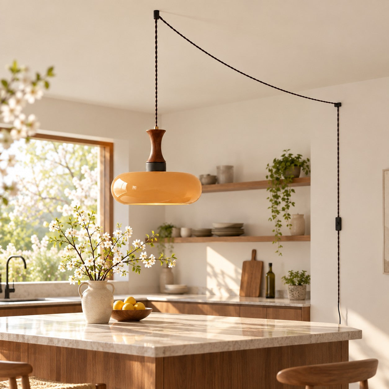 Skandinavische Pendelleuchte Velora im Landhausstil mit Stecker und Glasschirm