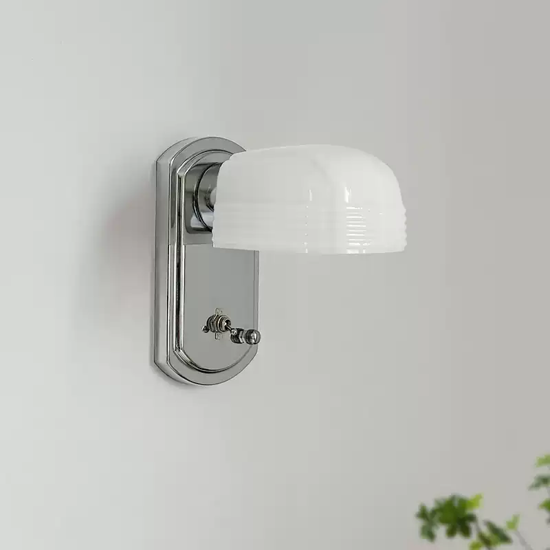 Bauhaus Kreative Industrielle Wandleuchte aus weißem Glas