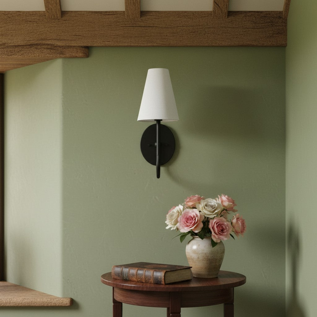 Curva Metal Collection Traditional Wall Light - Brass Finish with Shade