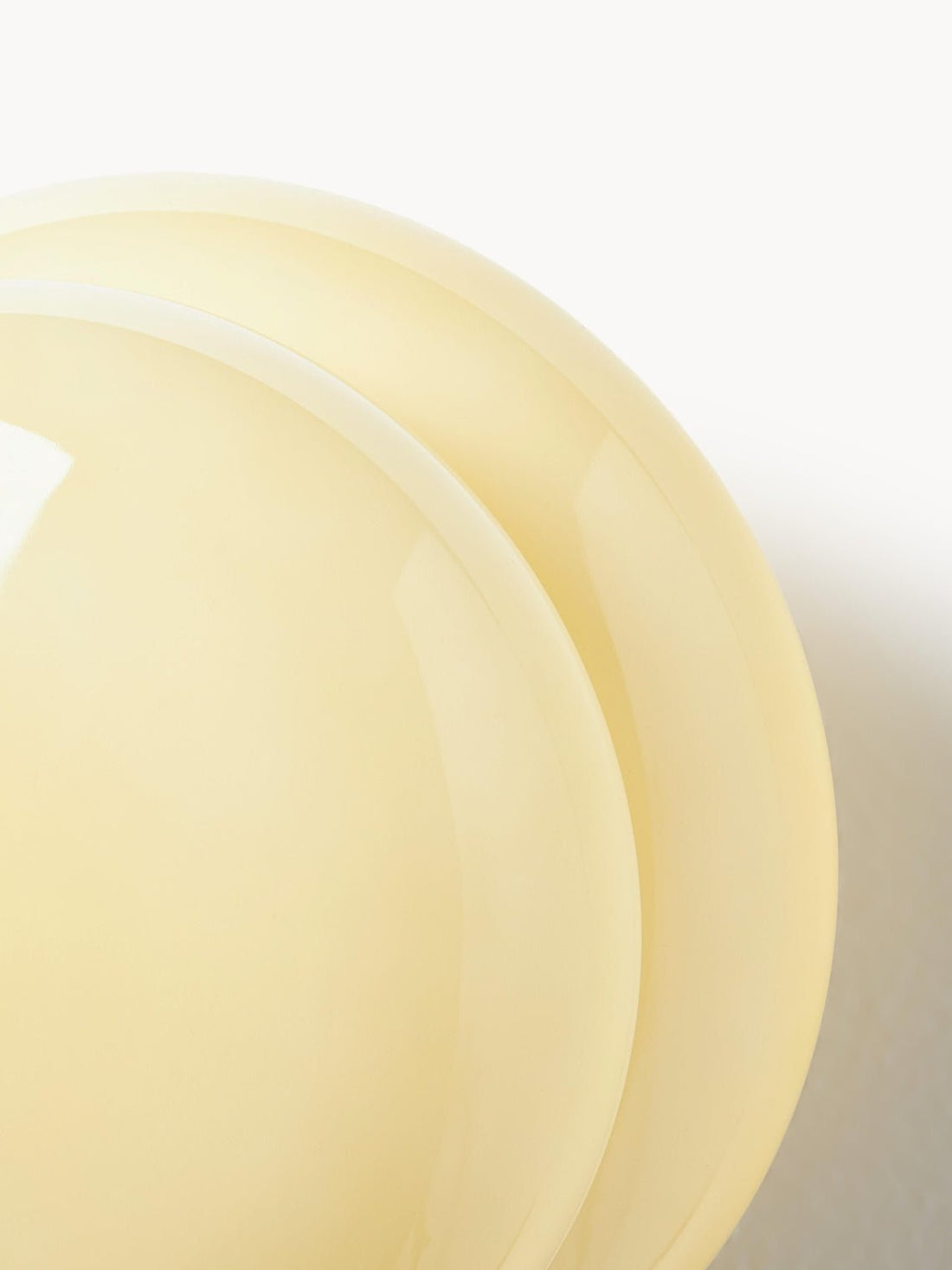 Orra Vintage Opalglas Wandlampe - Klassische runde Wandleuchte für Wohnzimmer