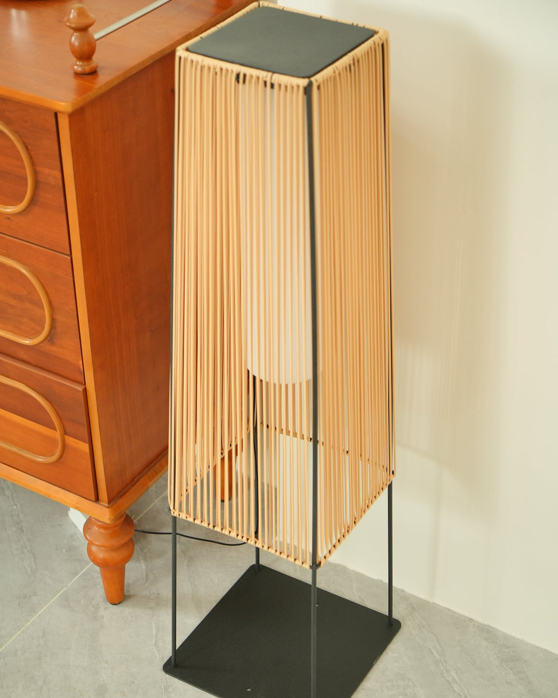Kunststoff-Rattan-Außenpfostenleuchte - Solar-Pfostenlampe Ideal