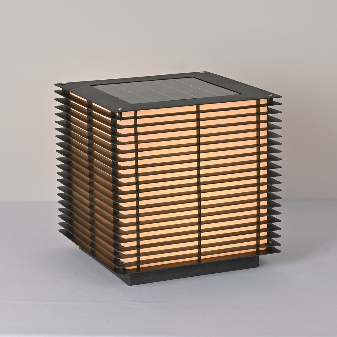 Solar Außenleuchte - Moderne LED Laterne für Garten &amp; Terrasse