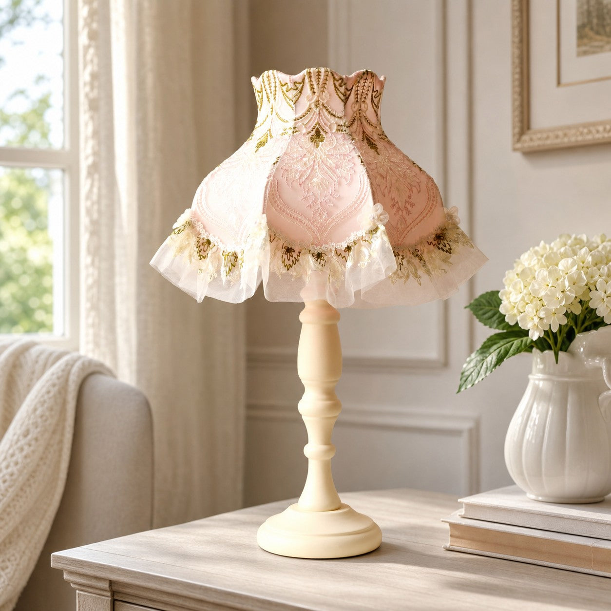 Vintage Lace Table Lamp