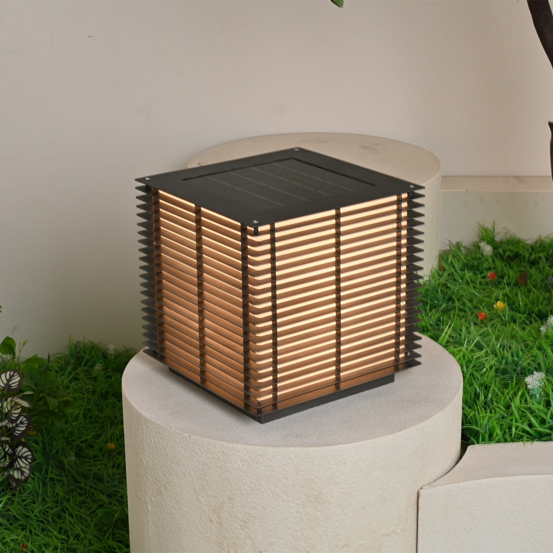 Solar Außenleuchte - Moderne LED Laterne für Garten &amp; Terrasse