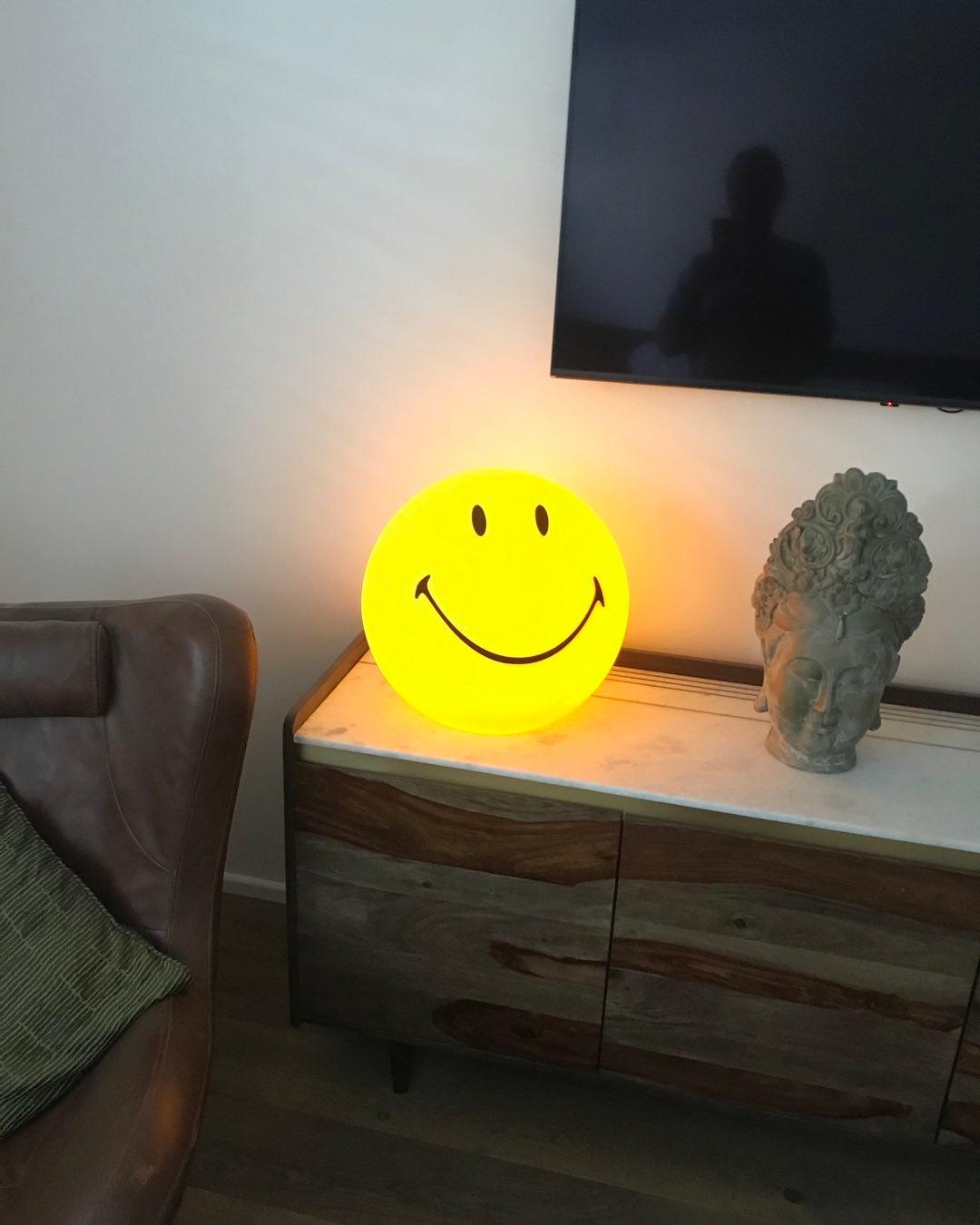 Smiling Wiederaufladbare Tischlampe - LED-Licht für Schlafzimmer &amp; Büro