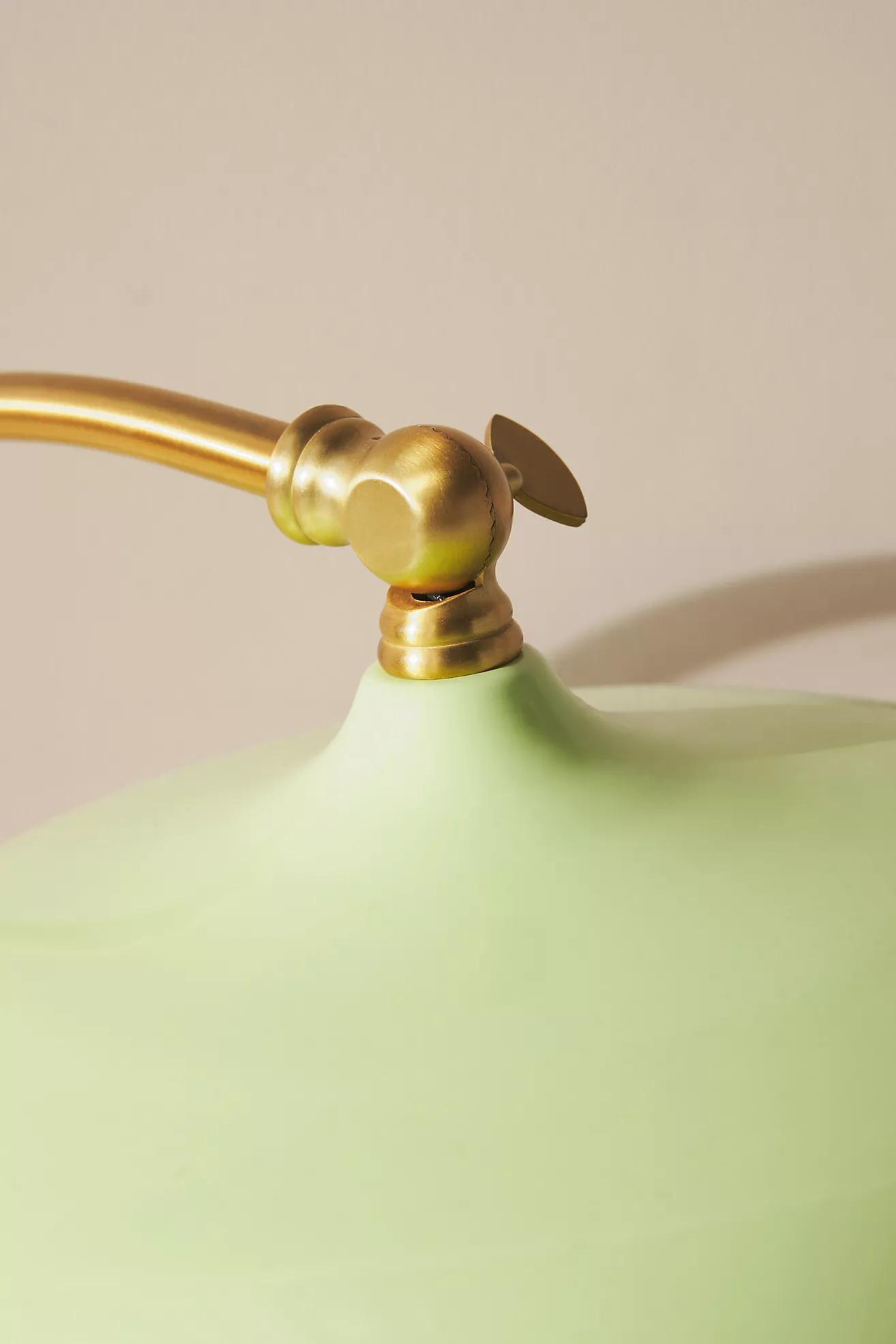 Rayla Tischlampe mit gebogenem Metallsockel – Retro-Muschelleuchte fürs Schlafzimmer