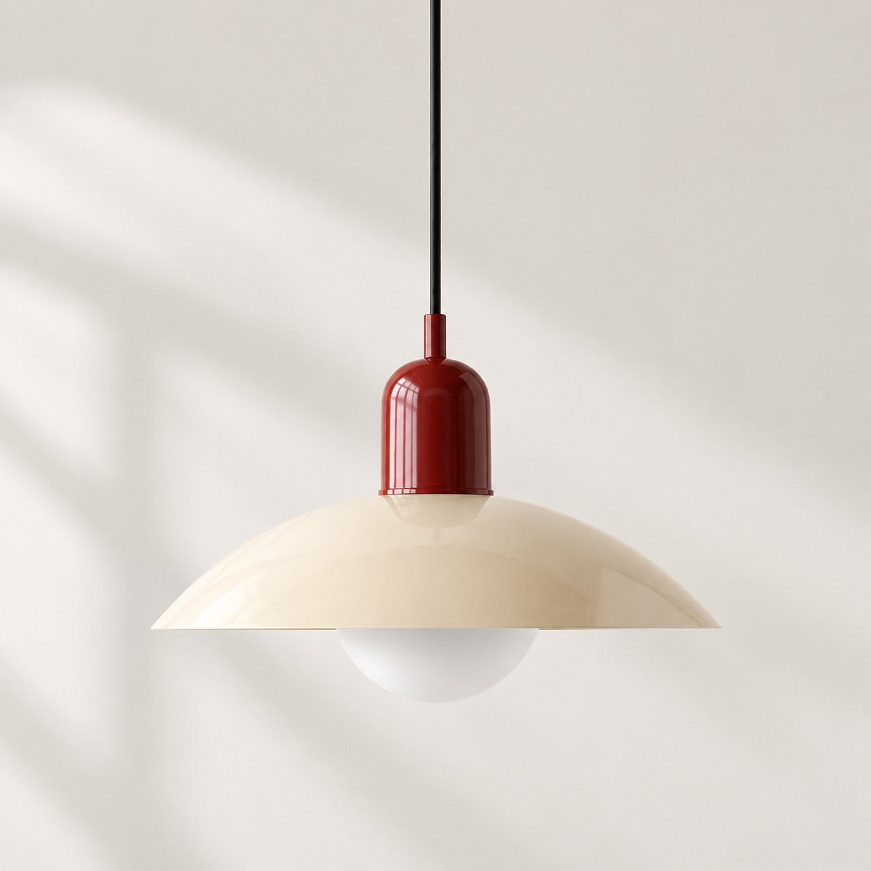 Pendelleuchte im Stil der Mid-Century-Bauhaus-Bewegung für das Esszimmer mit Stecker