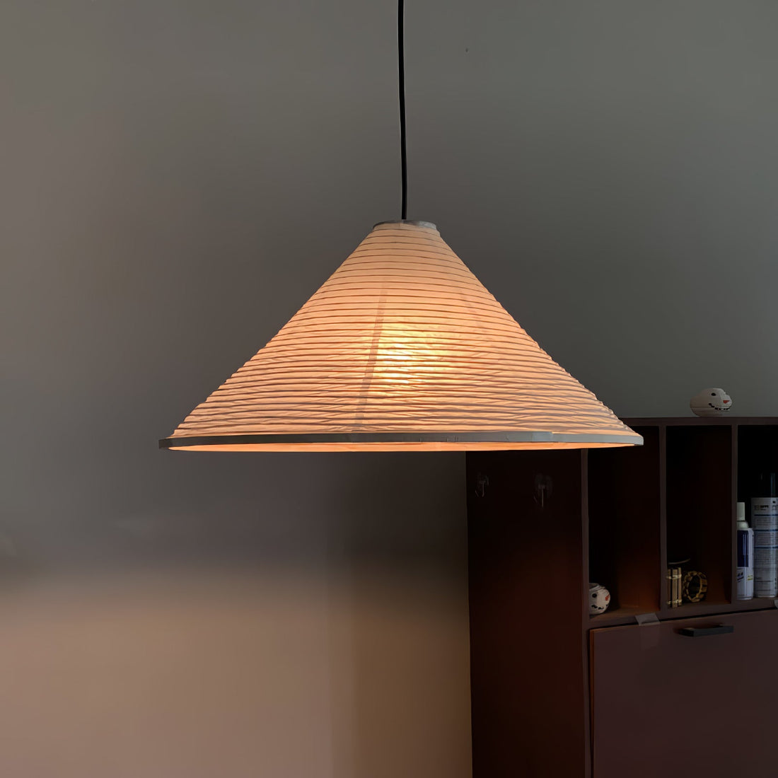 Washi-Papier-Pyramiden-Pendelleuchte – handgefertigte Leuchte für das Wohnzimmer