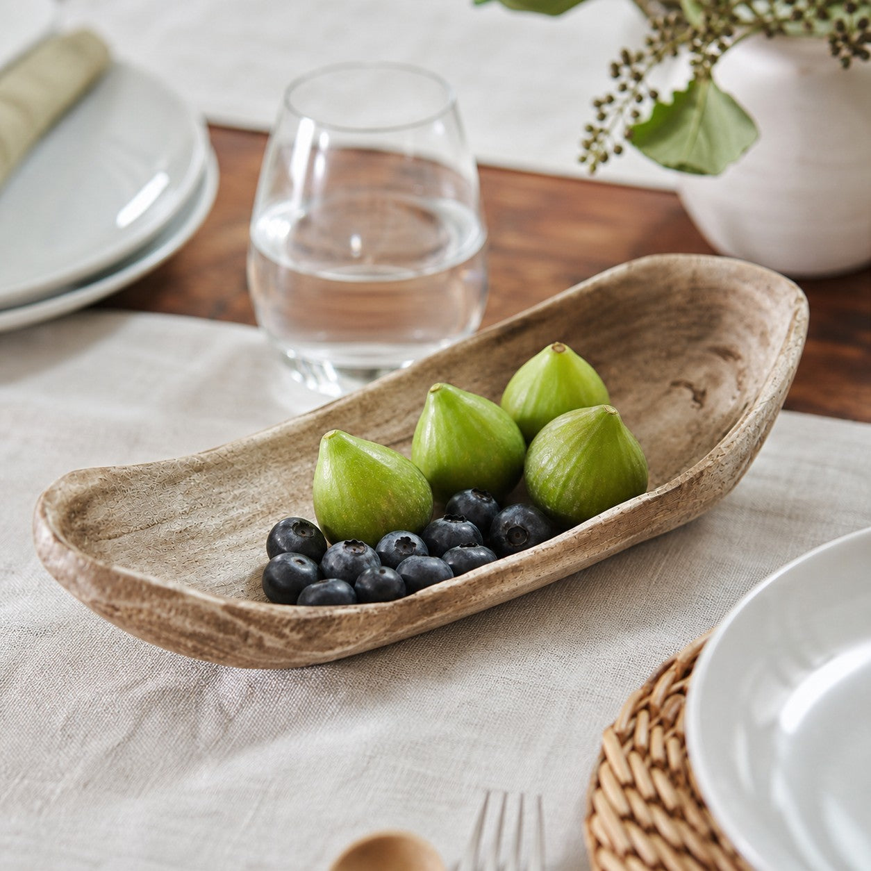 Distressed Paulownia Wood Boat-Shaped Serving Tray scene 2