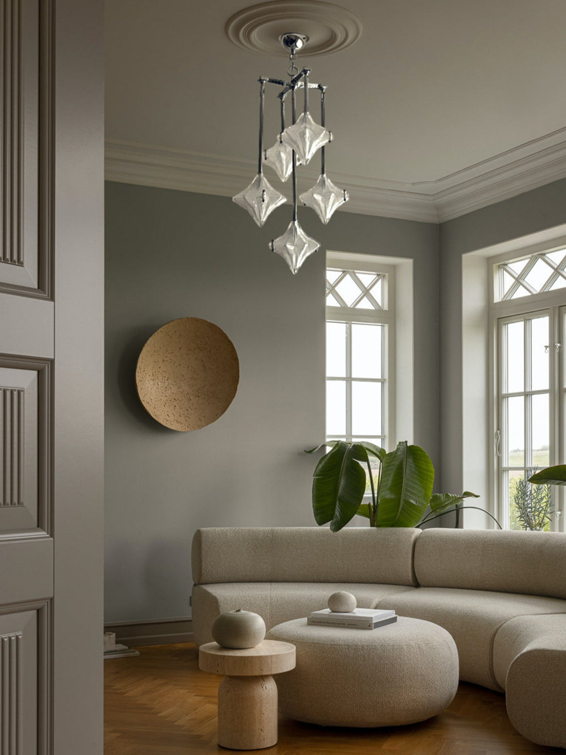 Art Deco Astris Star Kronleuchter - Milchglas-Dekoleuchte für Esszimmer 