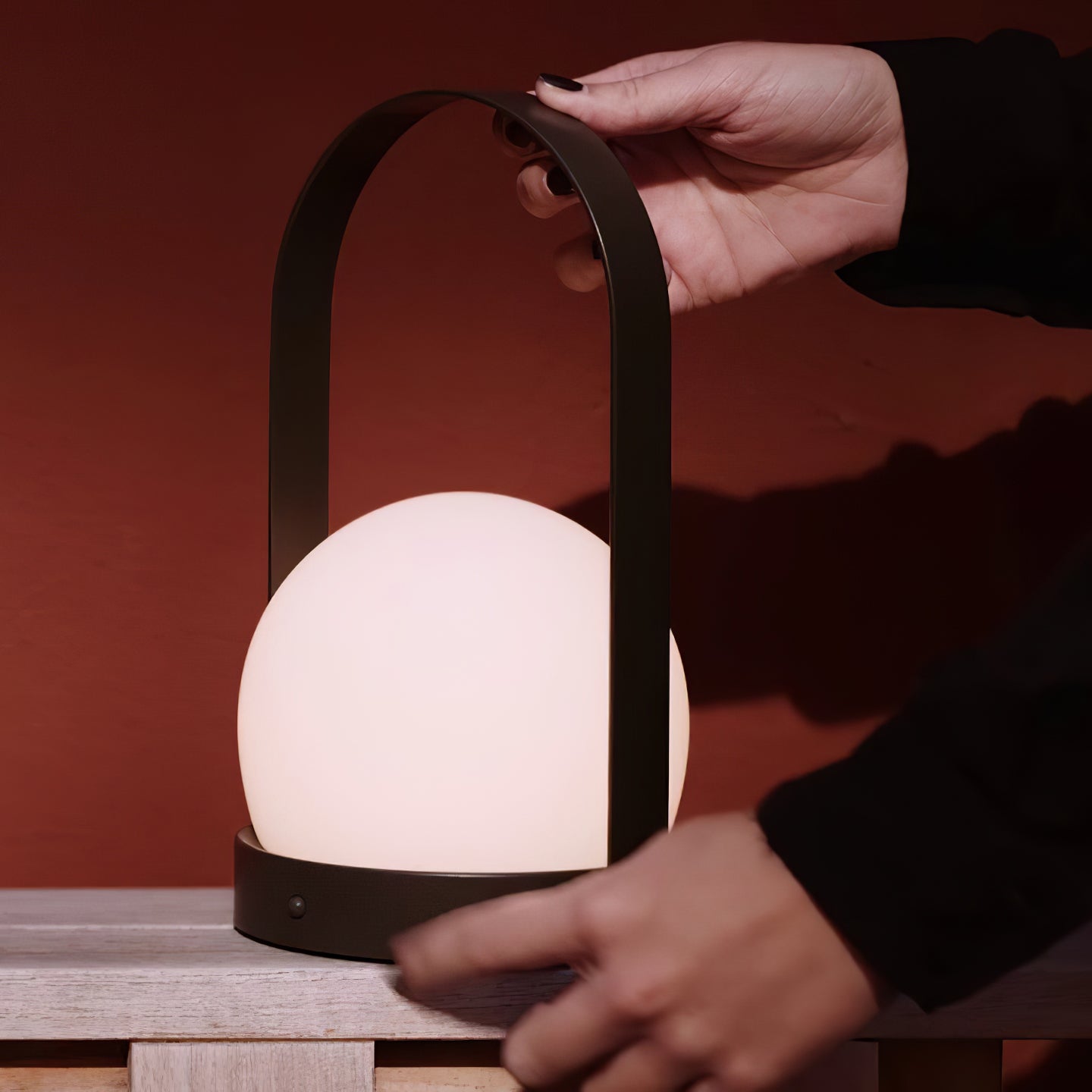 Tragbare Akku-Tischlampe – Moderne Lampe für Schreibtisch und Schlafzimmer