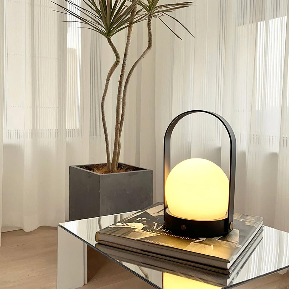 Tragbare Akku-Tischlampe – Moderne Lampe für Schreibtisch und Schlafzimmer