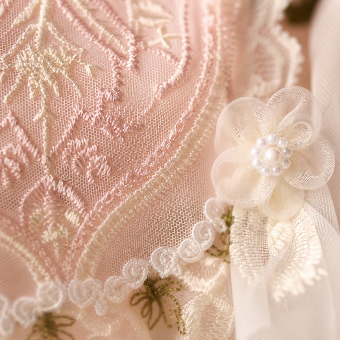 Vintage Lace Table Lamp