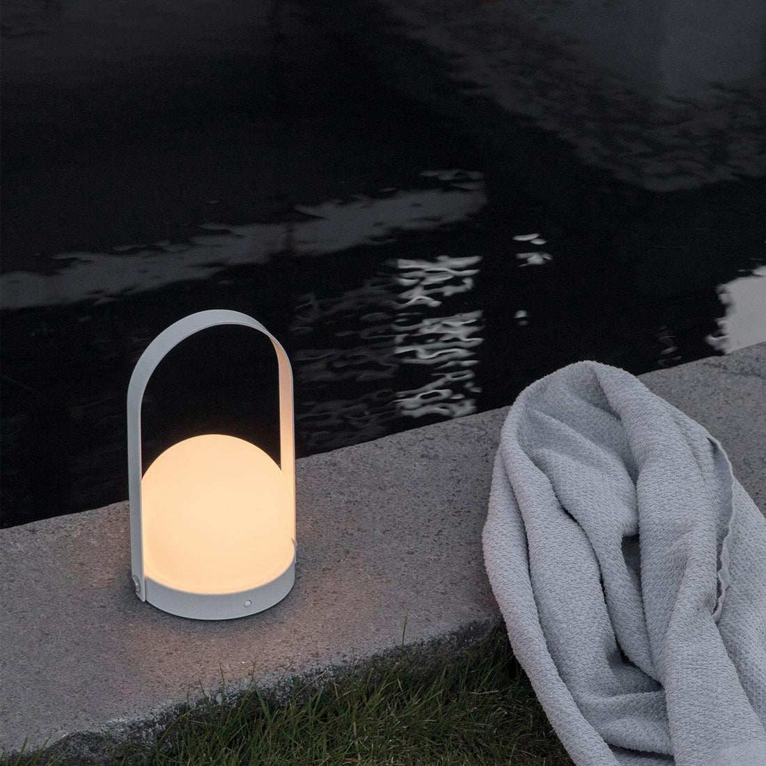 Tragbare Akku-Tischlampe – Moderne Lampe für Schreibtisch und Schlafzimmer