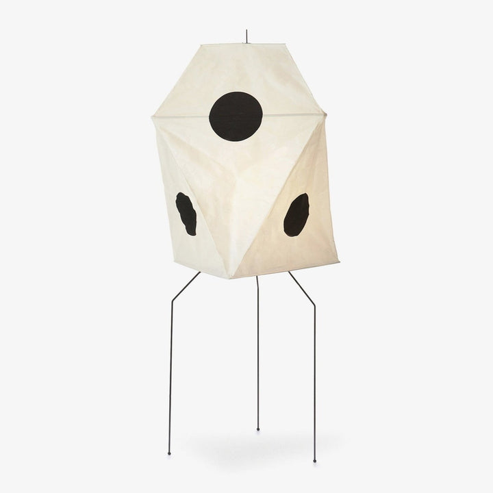 Origami Stehleuchte – Skulpturales Licht für Wohnzimmer &amp; Leseecke