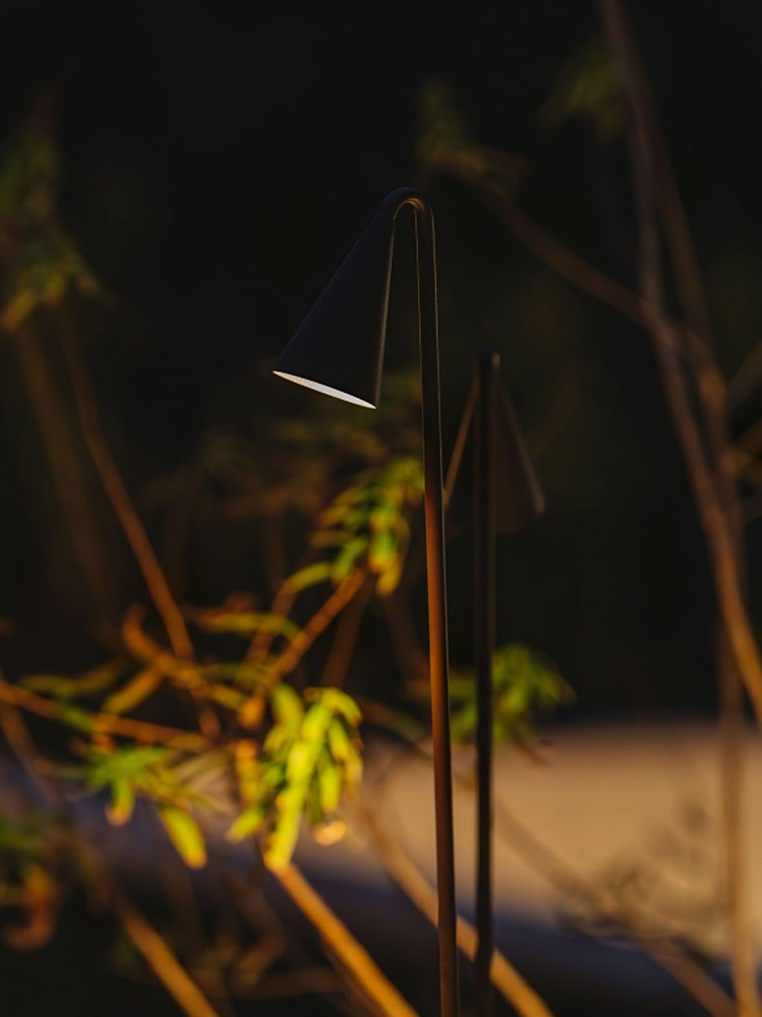 Outdoor Floor Lamp - Elegant Outdoor Lamp for Understated Style
