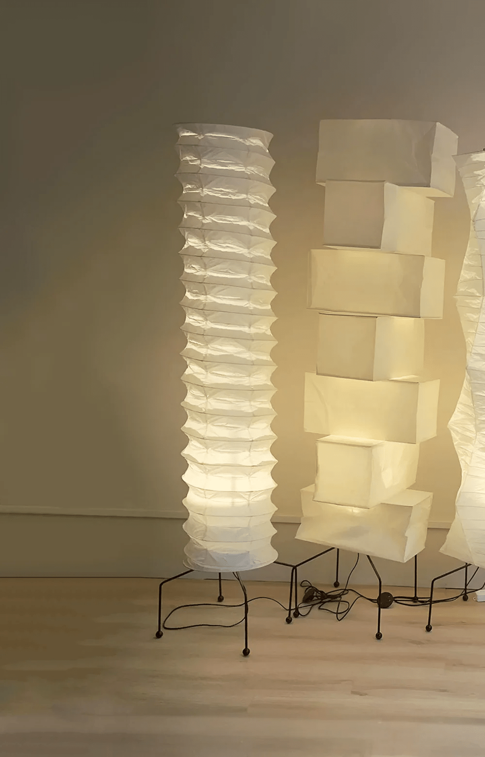 Stehlampe aus Washi-Papier – Japanische runde Leuchte für das Wohnzimmer