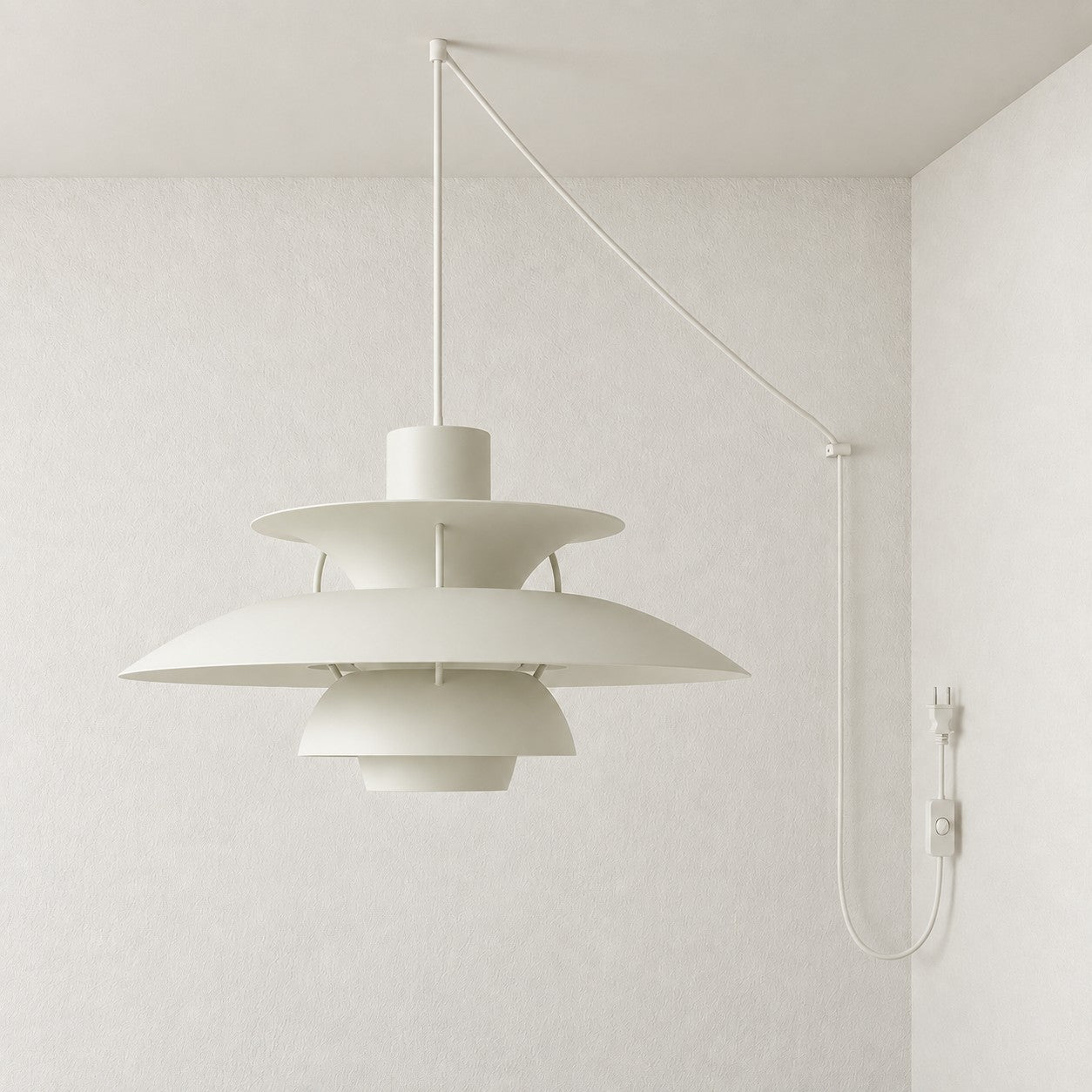 Moderne mehrlagige bunte Pendelleuchte mit Stecker und Zugkabel - Hängelampe aus Metall