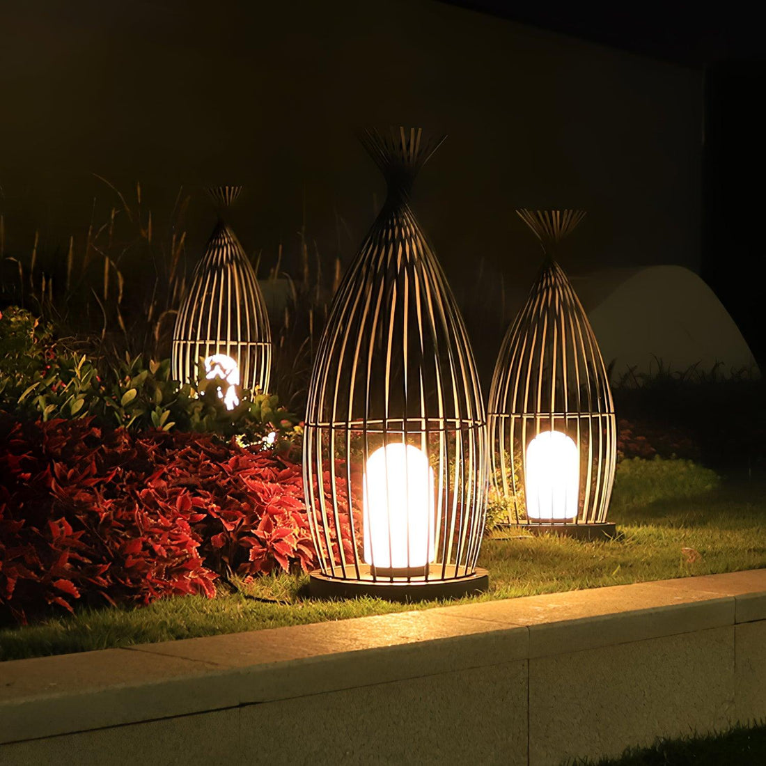 Modern Lantern Light - Spherical Striped Ambience Lamp for Outdoor